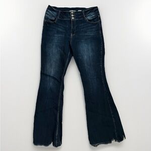 Buckle KanCan Kurvy Ultra High Super Flare Jeans size 32 inseam 36